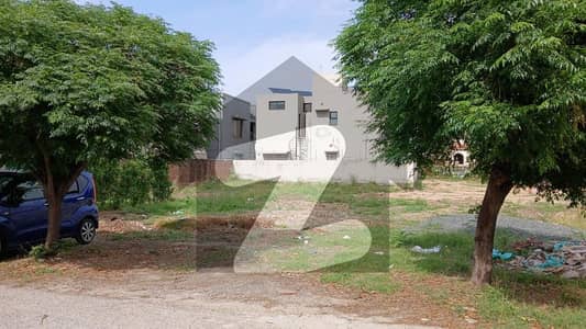 DHA Lahore phase 4 Block kk 9 Marla plot for sale on a marvelous location