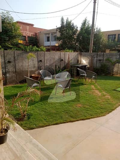WELL MAINTAINED HOUSE WITH POOL AND LINE WATER