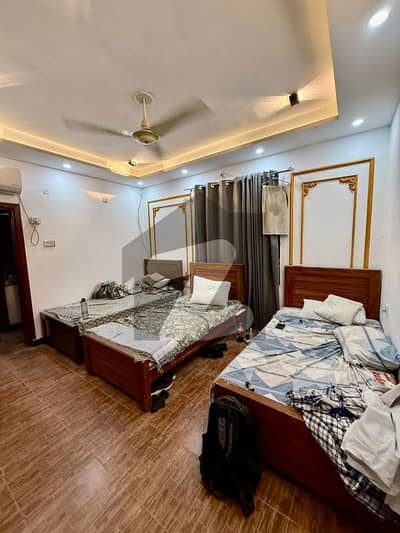 سبزہ زار کالونی ملتان میں 1 کمرے کا 2 مرلہ کمرہ 35.0 ہزار میں کرایہ پر دستیاب ہے۔