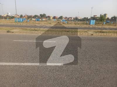 150ft Road 8 MARLA COMMERCIAL PLOT IN SECTOR ZONE 3 PHASE 9 PRISM DHA
