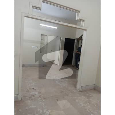 گلشن اقبال - بلاک 13-ڈی2 گلشنِ اقبال,گلشنِ اقبال ٹاؤن,کراچی میں 5 مرلہ دفتر 55.0 ہزار میں کرایہ پر دستیاب ہے۔