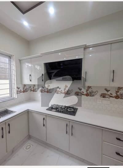Top city Islamabad prime location 10 Marla Brand New House available for Sale