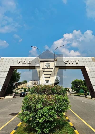 Amazing 10 Marla Park Facing Residential plot In An Amazing Price In FDA City, Block A2