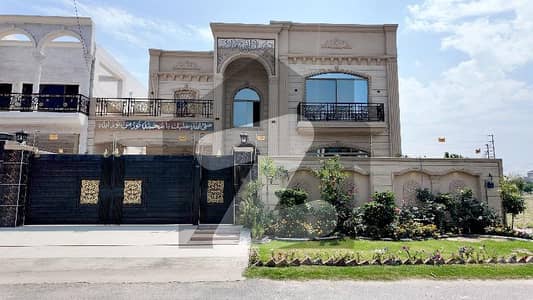 A On Excellent Location House Of 1 Kanal In Rs. 60000000