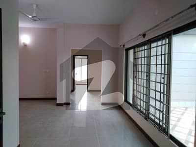 Corner 375 Square Yards House Available For Sale In Askari 5 - Sector H, Karachi