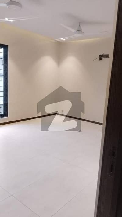 Amost brand new Upper Portion Available For rent In I-8/2 orignal pic
