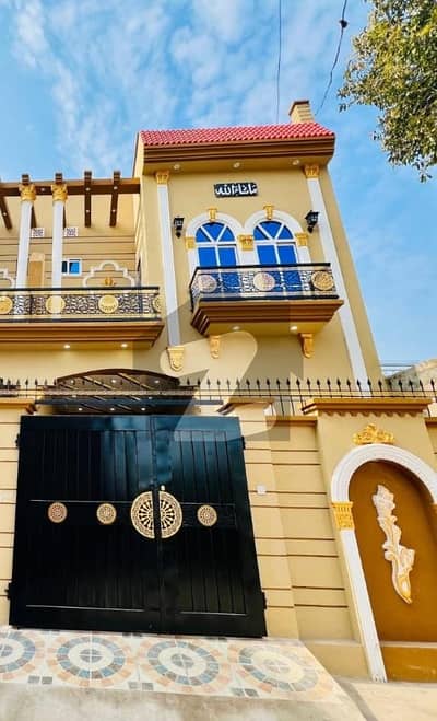 سبزہ زار کالونی ملتان میں 3 کمروں کا 3 مرلہ مکان 1.15 کروڑ میں برائے فروخت۔