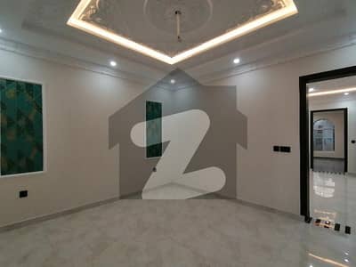 رستم پارک لاہور میں 3 کمروں کا 4 مرلہ مکان 2.25 کروڑ میں برائے فروخت۔