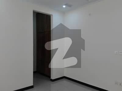 Prime Location 4 Marla Lower Portion For Rent In Gulraiz Housing Scheme