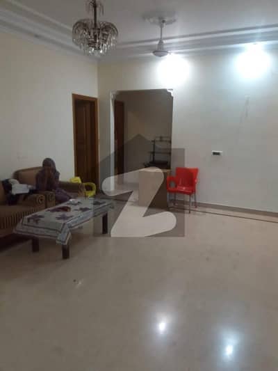 Defence 300 Yards Bungalow For Rent
