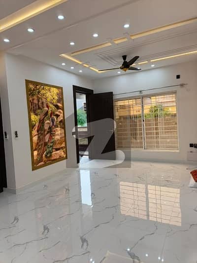 5 Marla Beautiful House For Sale In Bahria Town Phase 8 Rafi Block