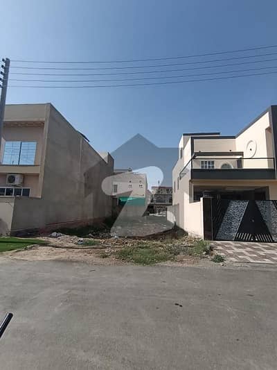 بش ایگزیکٹو ولاز ملتان میں 9 مرلہ رہائشی پلاٹ 1.36 کروڑ میں برائے فروخت۔