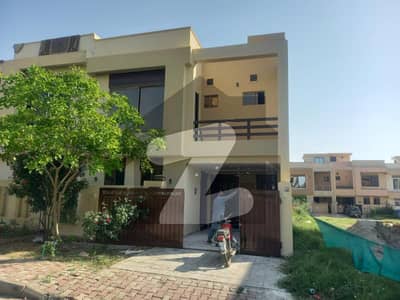 5 MARLA DOUBLE UNIT USED RENOVATED HOUSE 2 KITCHEN FOR SALE OUTSTANDING LOCATION
