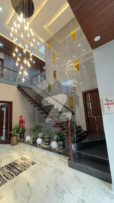 1 KANAL CORNER + FACING PARK HOUSE FOR SALE IN BAHRIA TOWN LAHORE