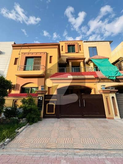 Owner'S Build 5 Marla House In Bahria Orchard Lahore