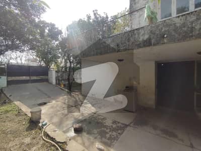 F-7, 493 sqyds old house for sale. Rs. 23crores