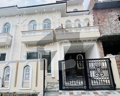 Idyllic House Available In Paragon City - Imperial 2 Block For sale