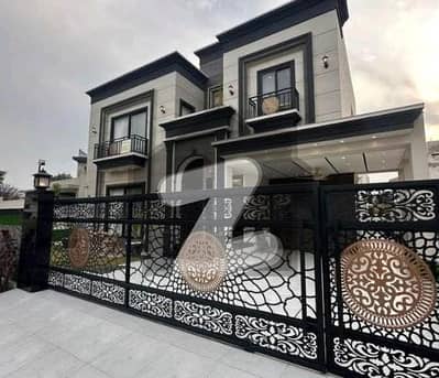 1 KANAL BRAND NEW BUNGALOW FOR SALE IN PHASE 6 DHA LAHORE.