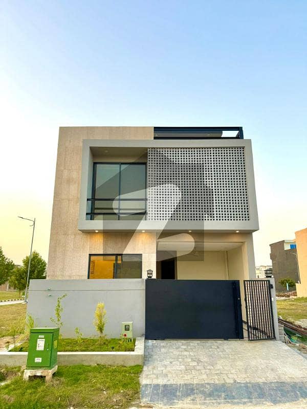 Beautiful Designer House in Faisal Hills Beautiful Designer House in Faisal Hills