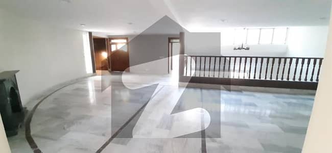 ایف ۔ 6 اسلام آباد میں 4 کمروں کا 5 کنال مکان 10.0 ارب میں برائے فروخت۔