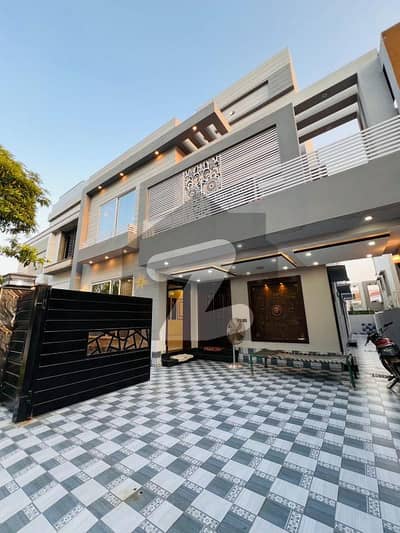 10 Marla House For Rent In Bahria Town Lahore