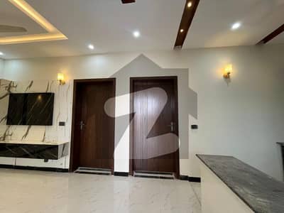 5 MARLA HOUSE AVAILABLE FOR RENT