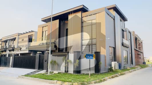 سٹی ہاؤسنگ سوسائٹی گوجرانوالہ میں 6 کمروں کا 14 مرلہ مکان 6.5 کروڑ میں برائے فروخت۔