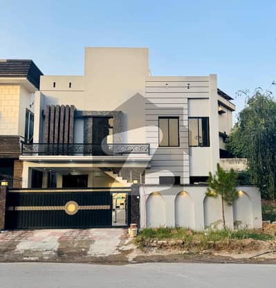 Prime Location House Of 10 Marla In DHA Phase 2 - Sector J For Sale