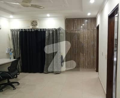 450 Sqft Flat Available