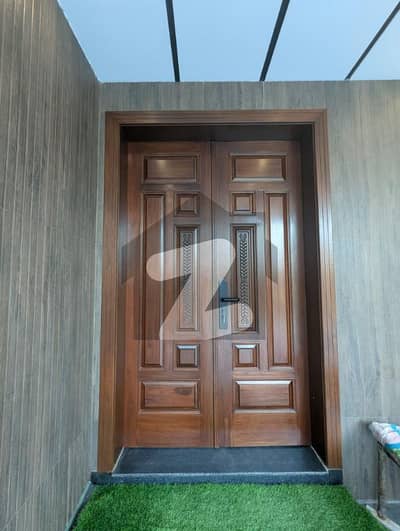 10 Marla Brand New House Available For Sale