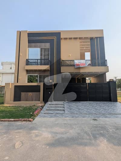 10 Marla Brand New House Available For Sale