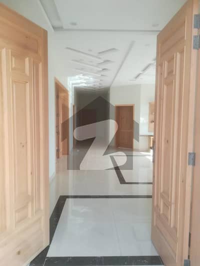 جی ۔ 13 اسلام آباد میں 4 کمروں کا 1 کنال مکان 1.35 لاکھ میں کرایہ پر دستیاب ہے۔