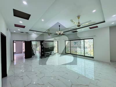 10 Marla Independent House Avaliable For Rent In Lake City