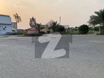 برکی روڈ کینٹ,لاہور میں 4 کنال رہائشی پلاٹ 2.2 کروڑ میں برائے فروخت۔