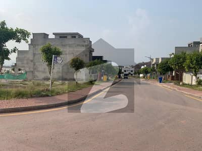 8 Marla Plot for Sale in Bahria Enclave Sector N Prime Beautiful Location