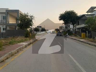Overseas-7 Boulevard Builder Location 18.50 Marla Plot For Sale