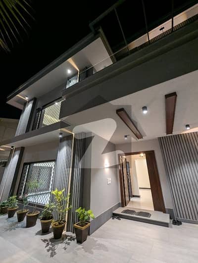 500 Yard Bungalow For Rent in Phase 6