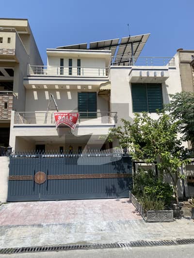 سی بی آر ٹاؤن فیز 1 سی بی آر ٹاؤن,اسلام آباد میں 5 کمروں کا 7 مرلہ مکان 3.7 کروڑ میں برائے فروخت۔