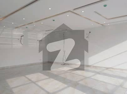 8 Marla Building In Commercial Broadway Block D Is Available