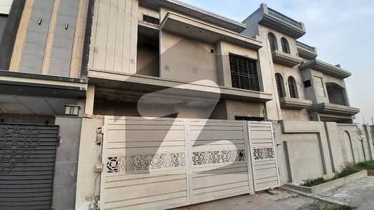 میٹرو سٹی جی ٹی روڈ,لاہور میں 5 کمروں کا 10 مرلہ مکان 2.5 کروڑ میں برائے فروخت۔