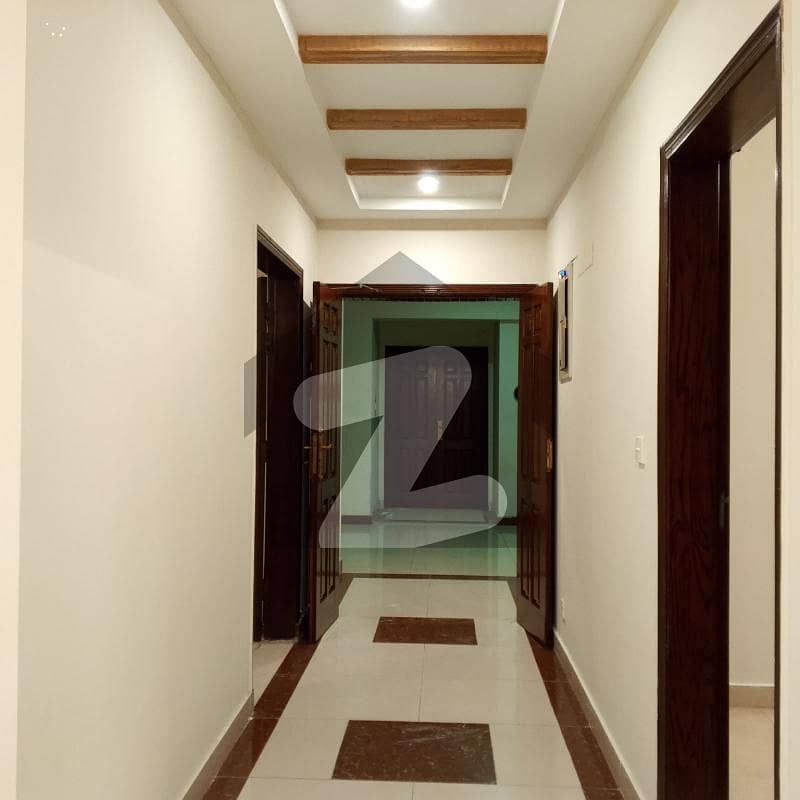 10 MARLA 3 BEDROOM APARTMENT AVAILABLE FOR RENT 10 MARLA 3 BEDROOM APARTMENT AVAILABLE FOR RENT