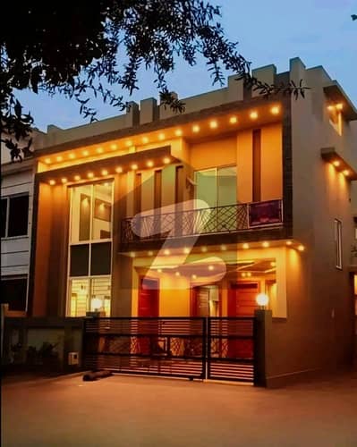 7 Marla Luxury Double Height House Available For Rent