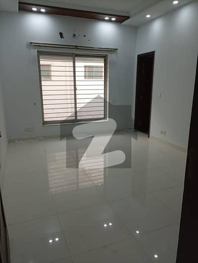 Ideal Location Near Dolmen Mall Well Maintained 10 Marla 4-Bedroom House For Rent