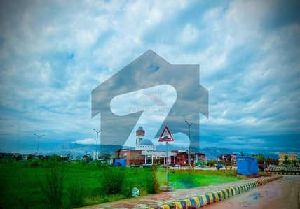 200 Series Plot | Walking distance to Park Masjid and Market