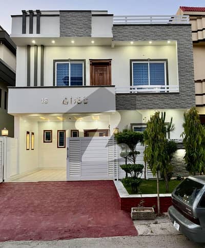 جی ۔ 13/2 جی ۔ 13,اسلام آباد میں 5 کمروں کا 8 مرلہ مکان 6.15 کروڑ میں برائے فروخت۔