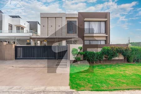 FACING PARK 21 MARLA CORNER SLIGHTLY USED ULTRA MODERN BUNGALOW FOR SALE IN DHA PHASE 2 NEAR TO MARKET.