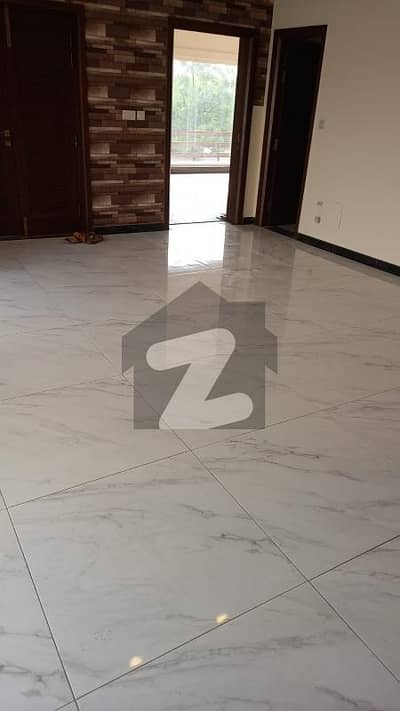 1 kanal Lavish upper portion with Separate gate on Super Hot location of DHA phase 5