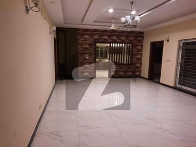 1 Kanal Lavish Upper Portion With Separate Gate On Super Hot Location Of DHA Phase 5