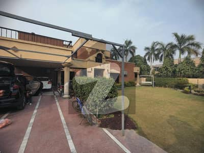 SYED BROTHERS PROUDLY OFFERS 2-Kanal Elegant And Fully Maintained Bungalow Is Available In The Best Block Of DHA Lahore