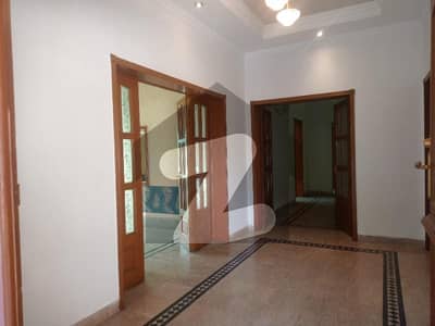 ڈی ایچ اے فیز 4 ڈیفنس (ڈی ایچ اے),لاہور میں 2 کمروں کا 1 کنال زیریں پورشن 1.35 لاکھ میں کرایہ پر دستیاب ہے۔ ڈی ایچ اے فیز 4 ڈیفنس (ڈی ایچ اے),لاہور میں 2 کمروں کا 1 کنال زیریں پورشن 1.35 لاکھ میں کرایہ پر دستیاب ہے۔